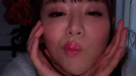 Japanese Babe Mao Hamasaki Displaying Her Delicous Long Tongue