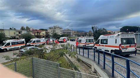 Ambulanze In Fila Al Pronto Soccorso Del Santa Maria Goretti Di Latina