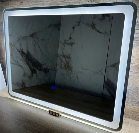 Огледало за баня с LED осветление 100x75cm