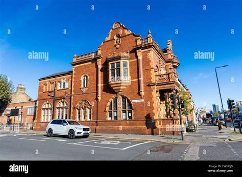Exterior Of Old Manor Park Library Carnegie Library Manor Park