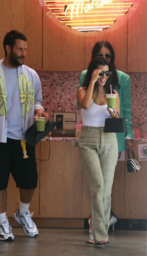 Kourtney Kardashian Showed Her Tits In La Fappeningtime