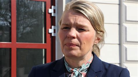 Efter tuffa kritiken så reagerar Sophia Jarl Klart jag oroas för sådana hot Nu vill hon