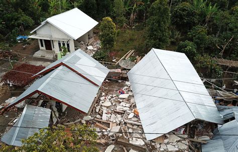 korban tewas gempa lombok bertambah jadi
