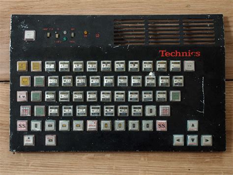 Корпус з клавіатурою ZX Spectrum, касети з програмами: 700 грн ...