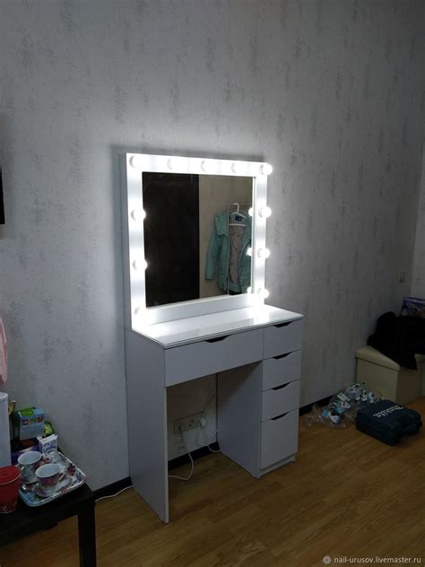 Гримерный стол и зеркало с лампочками в интернет-магазине на Ярмарке ...
