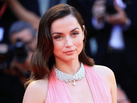 Ana De Armas Breaks Down In Tears As Blonde Receives 14 Minute Standing Ovation At World Premiere