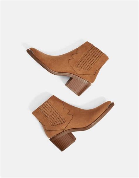 Nude čizmice iz Bershke 6 modela koji će vas osvojiti Cipele CroModa