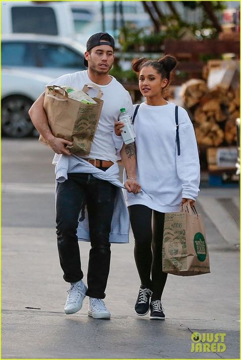 Ariana Grande & Boyfriend Ricky Alvarez Hold Hands While Grocery