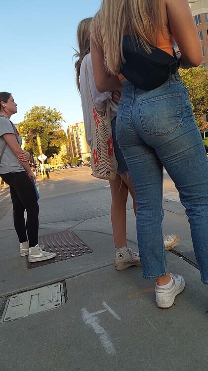 College Blonde Babe Kinda Thick Kinda Not Forum