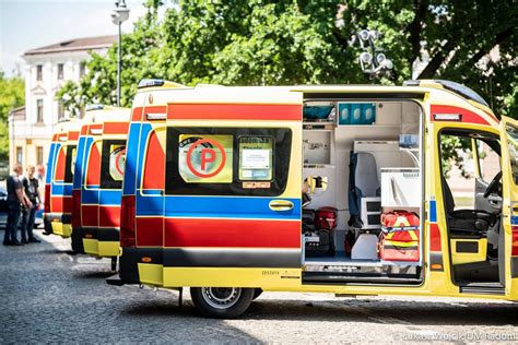 Nowe karetki dla radomskiego pogotowia Zastąpią te które przejechały