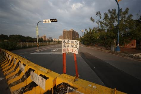 心情 台中甲甲聖地裸拍潮肉肉男騎馬警要抓 看板 gay 批踢踢實業坊