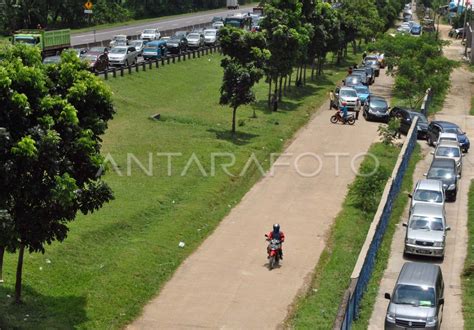 Macet Peak Antara Foto