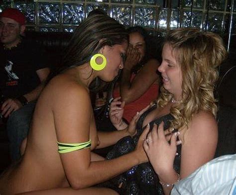 The Amazing Strip Show 9821646 C Stp1b 880x660 Porn Pic