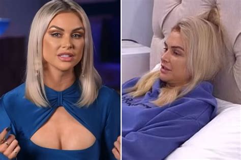 Vanderpump Rules Star Stassi Schroeder Takes Nude Mirror Snap To Show Growing Baby Bump Daily Star