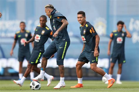 Neymar Deixa O Treino Da Sele O Dores No Tornozelo Portal Morada