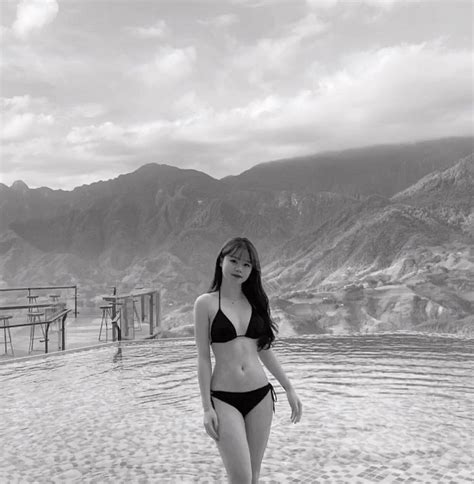 Bị chê mặc bikini xấu Huỳnh Anh đáp trả khá gắt