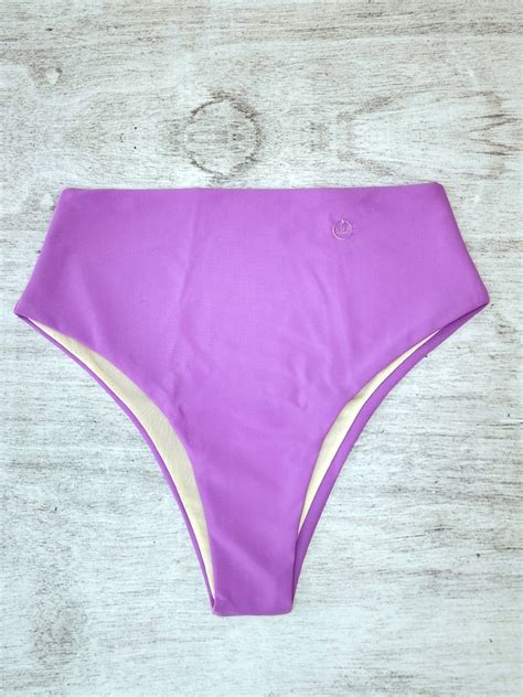 Bikini Vedetina Tiro Alto