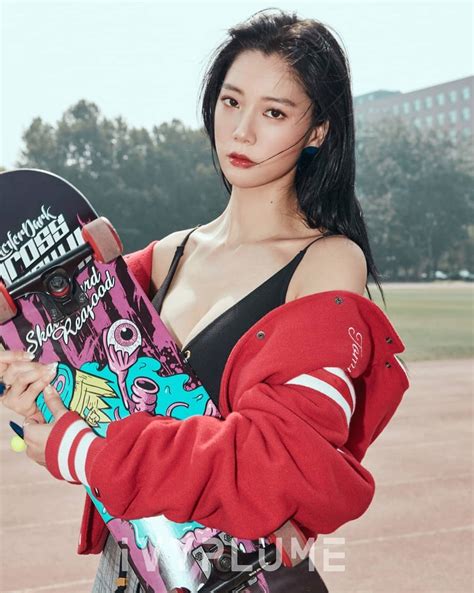 Vẻ quyến rũ của bom sex xứ Hàn gái xinh gợi cảm tới mức bị ông chủ quấy rối gạ gẫm