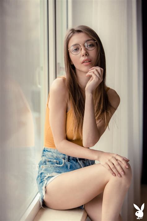 Geeky Girls Glasses Nude