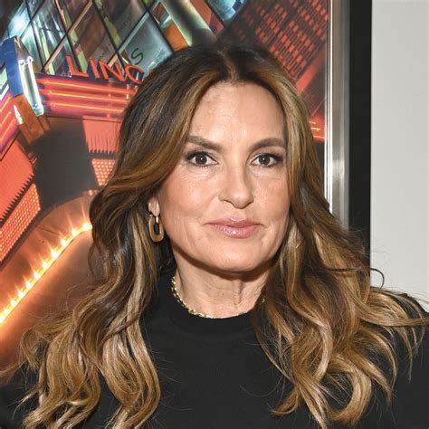 Law Order SVU S Mariska Hargitay Left Clse To Tears As She Offers