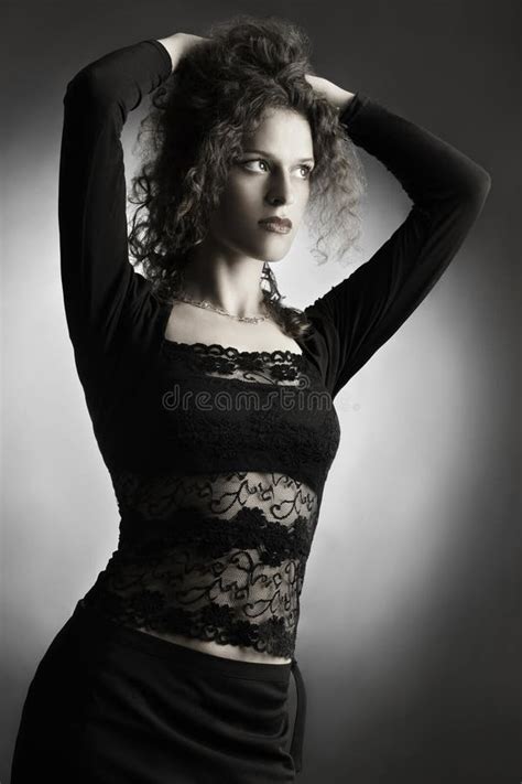 Brunette De La Mujer De La Moda Foto De Archivo Imagen De Morena Sensual 28968554