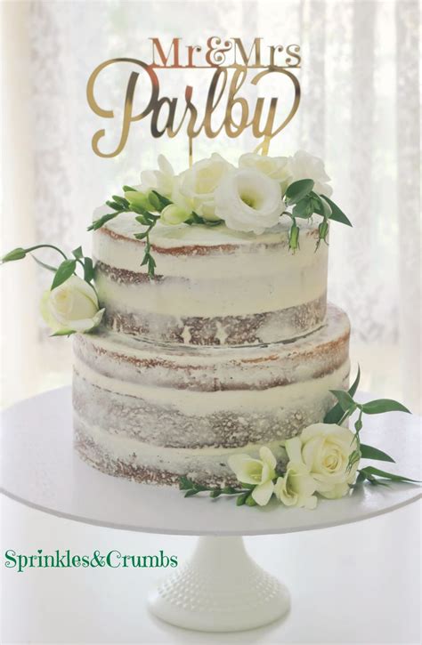 Semi Naked Cake In White And Green