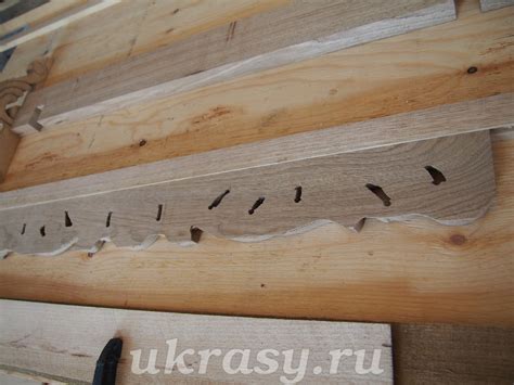 Полочка под иконы "Красная"