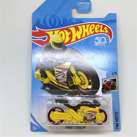 JULIAN S HOT WHEELS BLOG Street Stealth 2018 D Case Regular Treasure Hunt HW Moto
