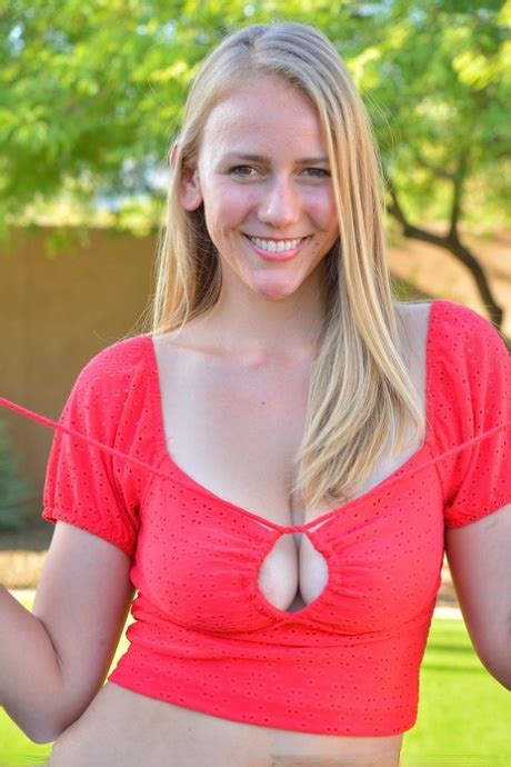 Natural Blonde Jasmine Masturbates With A Sex Toy In A Backyard CoedCherry