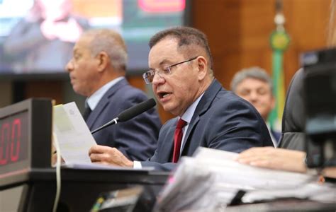 Projeto de Botelho proíbe uso de inteligência artificial para produção de deep nude Deputado