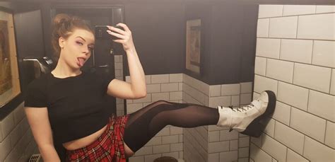 F Some Say I M A Hot Mess I Prefer Spicy Disaster Porn Pic