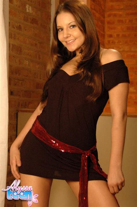 Pictures Of Teen Amateur Alyssa Teen Getting You Hard With Her Cuteness Porn Pictures XXX
