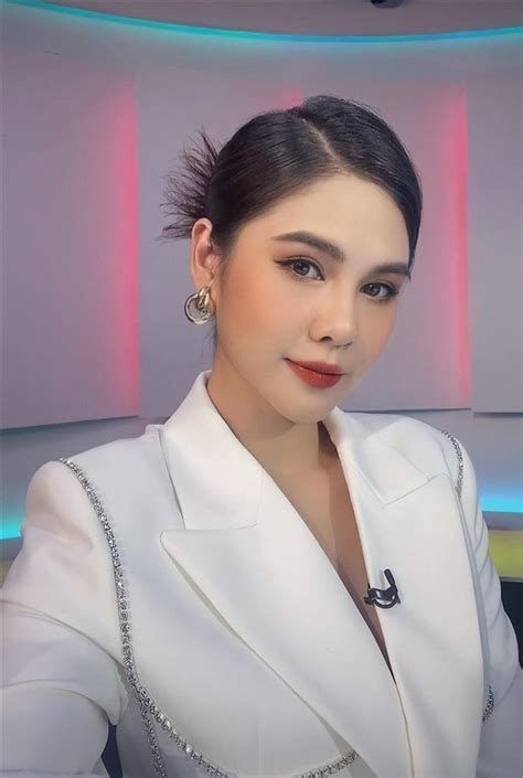 Học 3 MC hot nhất VTV mix đồ công sở mùa đông vừa ấm vừa sang 2sao