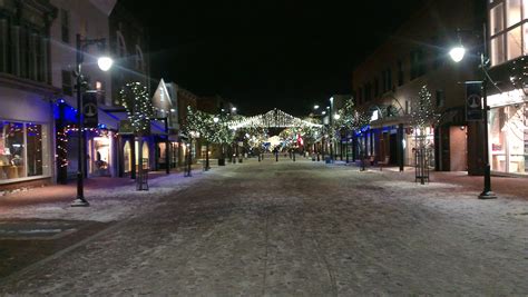 Burlington tonight, damn this is a pretty city! | Scrolller