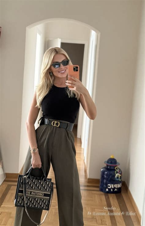 Η Κατερίνα Καινούργιου με το ιδανικό caramel nude κραγιόν