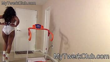 Mature Ass Walking On Treadmill Thick Phat Ass XVIDEOS