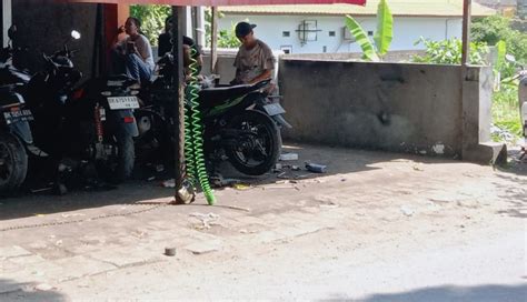 Nusabali Kunci Nyantol Sepeda Motor Di Taman Pancing Timur