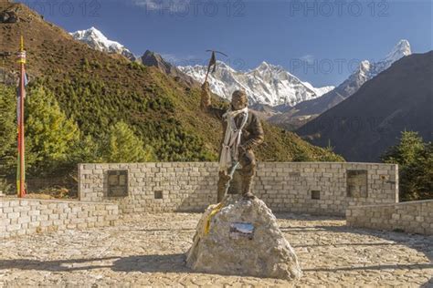 statue  tenzing norgay sherpa photo imagebroker radek kucharski