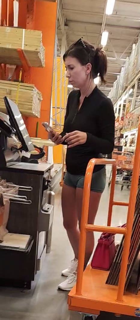 Home Depot MILF With Nice Ass OC Spandex Leggings Yoga Pants Forum