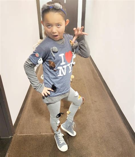 Lindsey Boylan on Twitter: "It’s New York spirit day at school. I