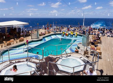 Die Aft Pool Deck Der Holland America Line Kreuzfahrtschiffe Oosterdam