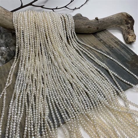 Natural White Freshwater Pearls Wholesale