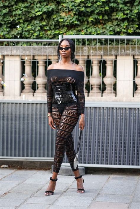 Naked dresses The trend on Paris streets during Haute Couture week Fotos Culture EL PAÍS