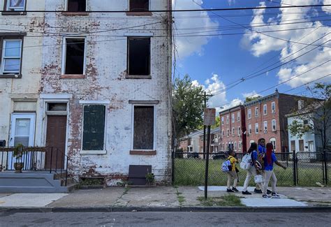 Advocates ask for action on bill that would keep foreclosed homes in