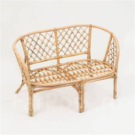 Набор садовой мебели из ротанга. 4 предмета: 2 кресла, 1 стол, 1 диван ...