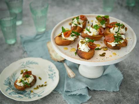 Varm bruschetta med burrata Köket se