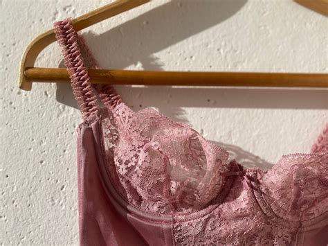 Rare Vintage S Lingerie Corset Top Pink Lace Ruffled Sexy Brasserie True Vintage S S