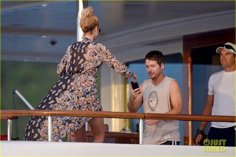 Kevin Connolly Parties With A Mystery Blonde In St Barts Photo 3271669 Kevin Connolly Photos