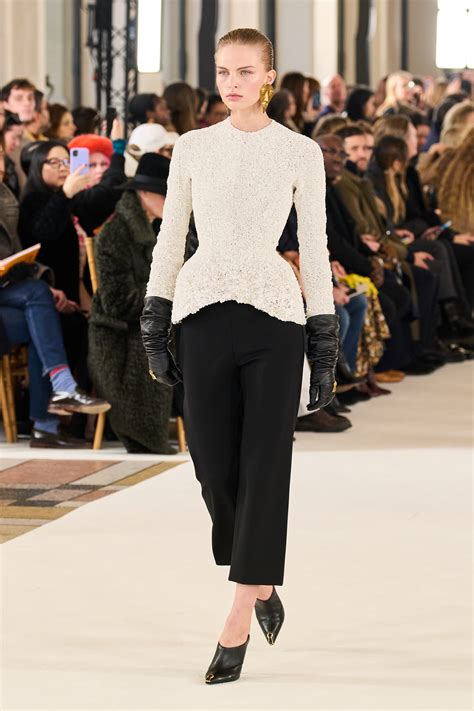 Schiaparelli Spring 2023 Couture Collection | Vogue