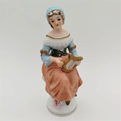 Статуэтка "Девушка с лирой" ("Музицирование"), фарфор, роспись, Европа ...
